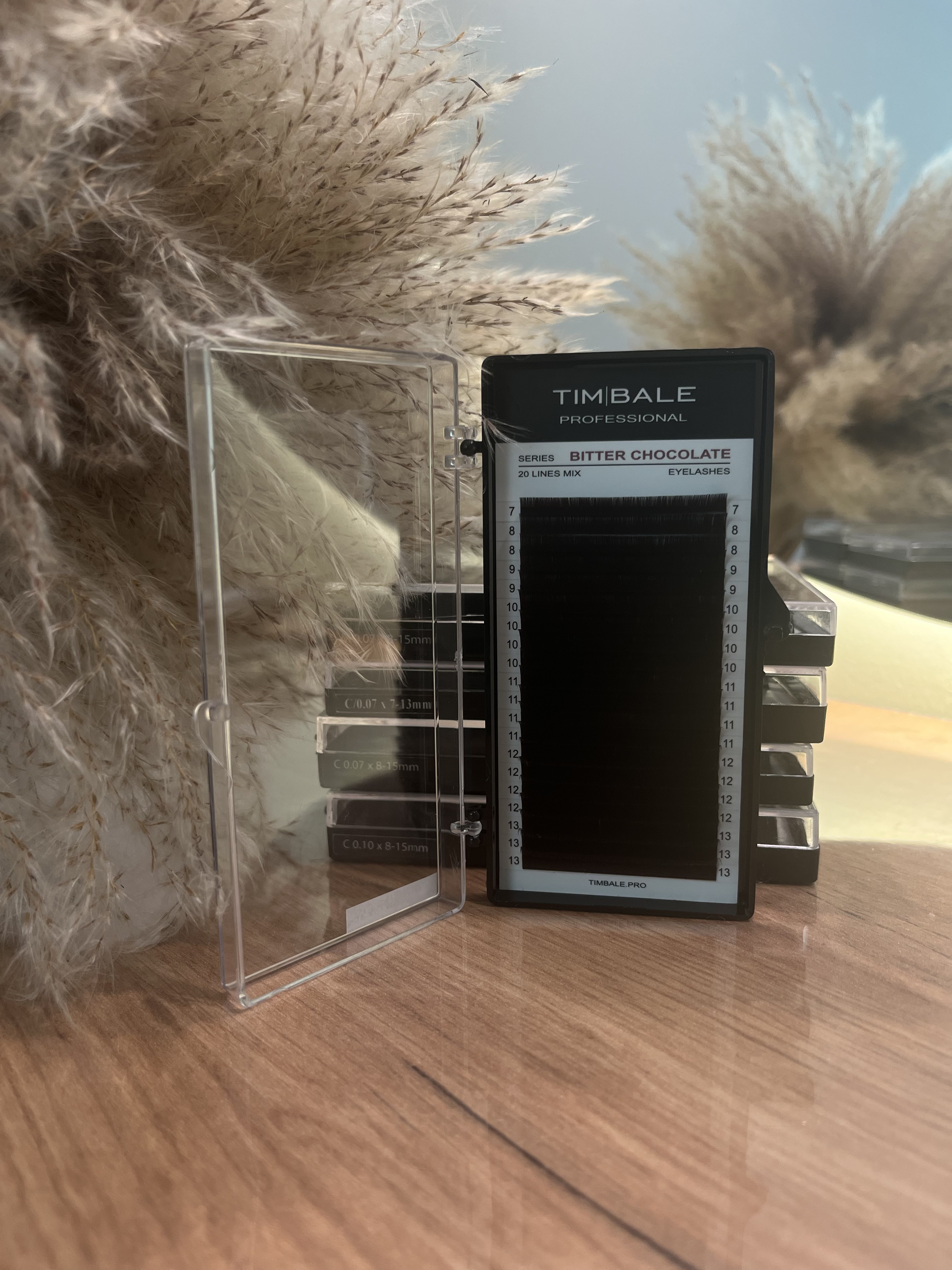 Косметика и материалы для наращивания ресниц